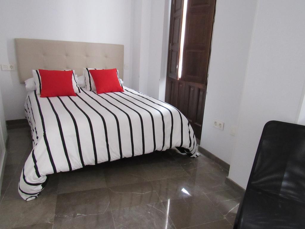 Apartamentos Iliberis Granada Bagian luar foto