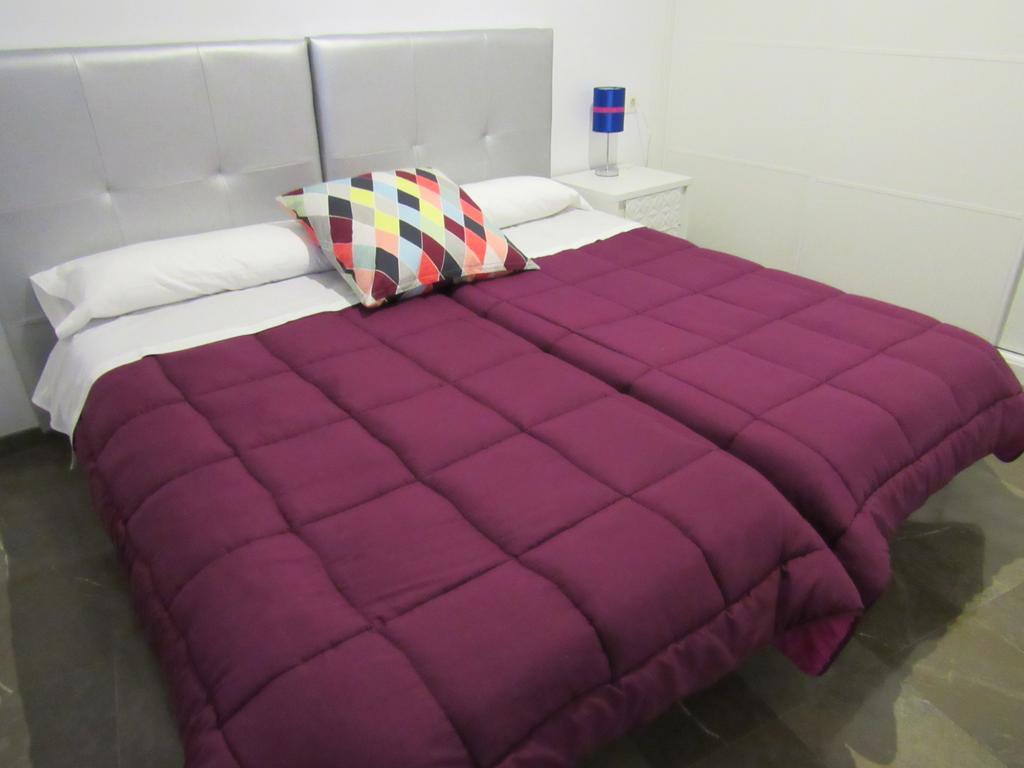 Apartamentos Iliberis Granada Bagian luar foto