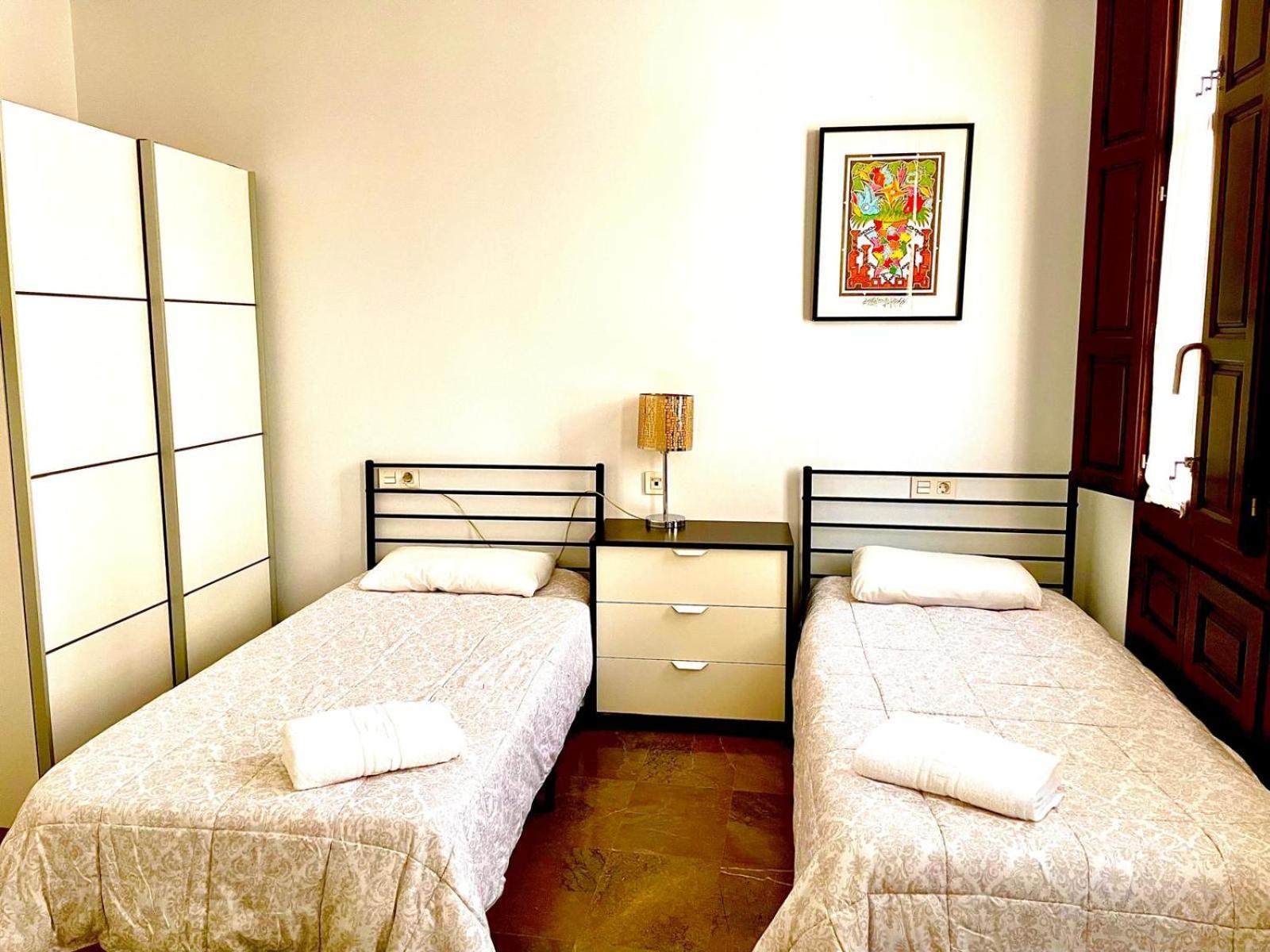 Apartamentos Iliberis Granada Bagian luar foto